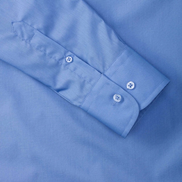 Corporate Blue (Ärmel mit abgerundeter Manschette) Fotos: RUSSELL-EUROPE®